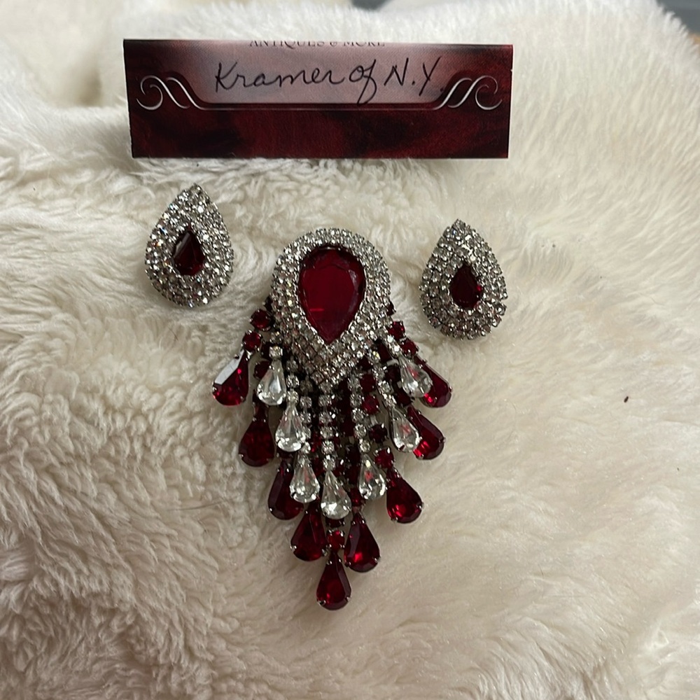 Vintage Jewelry-Kramer of New York 3 pieces brooch and clip on earrings, stamped